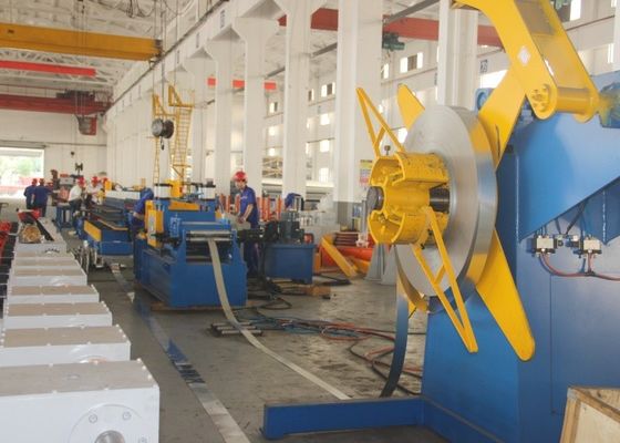 kaufen 30 m/Min Kanalmachine Automatische Stützkanalrollenformmaschine online manufacture